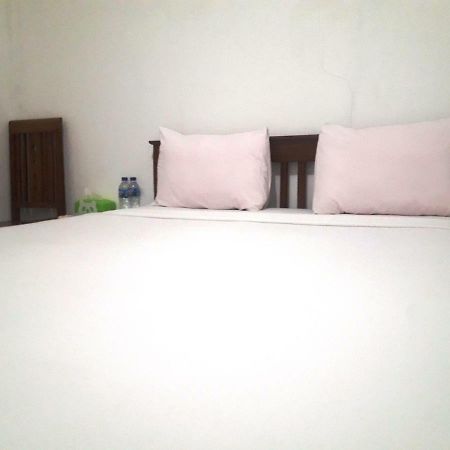 The Teuz B&B Labuan Bajo Exterior foto