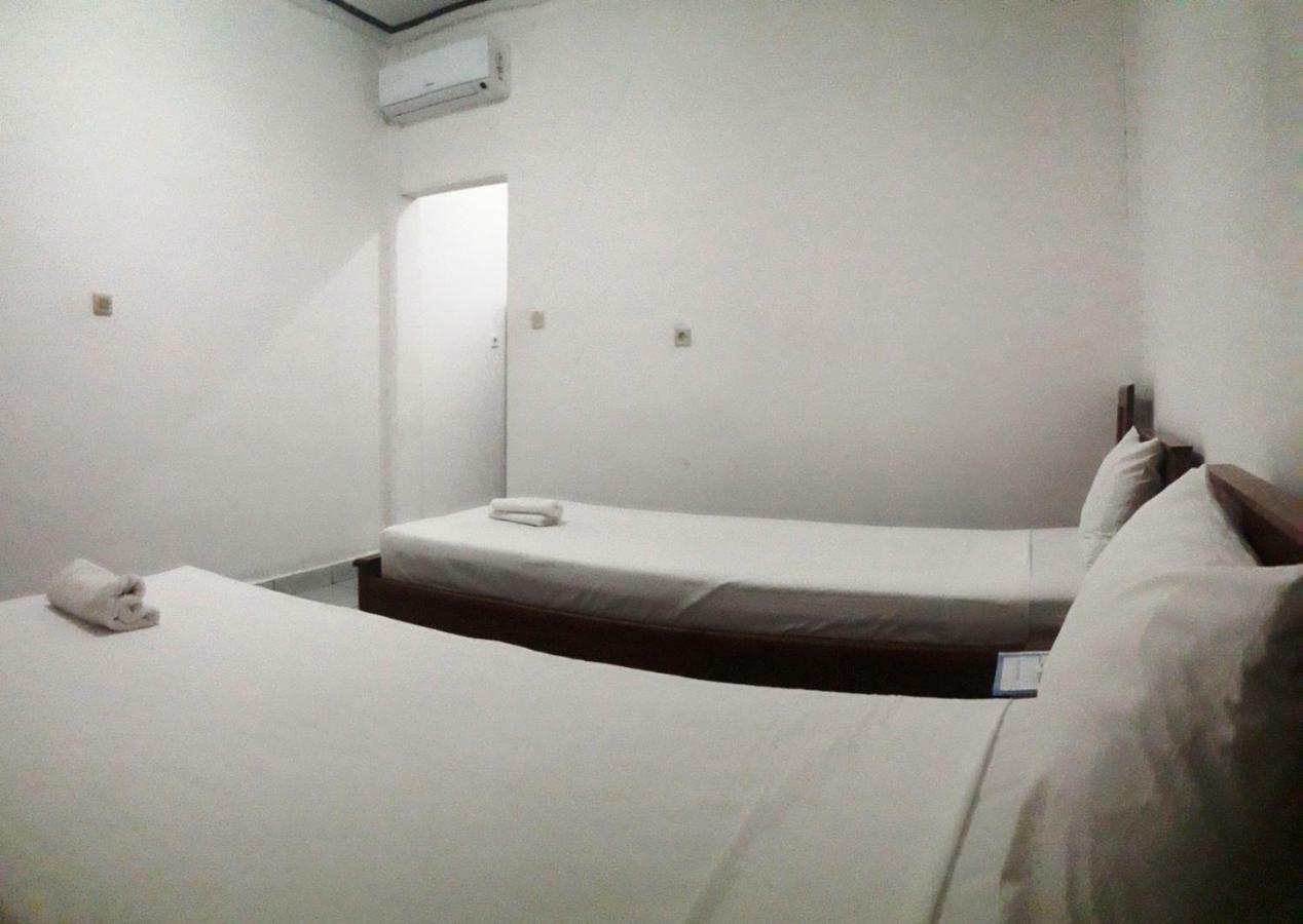 The Teuz B&B Labuan Bajo Exterior foto
